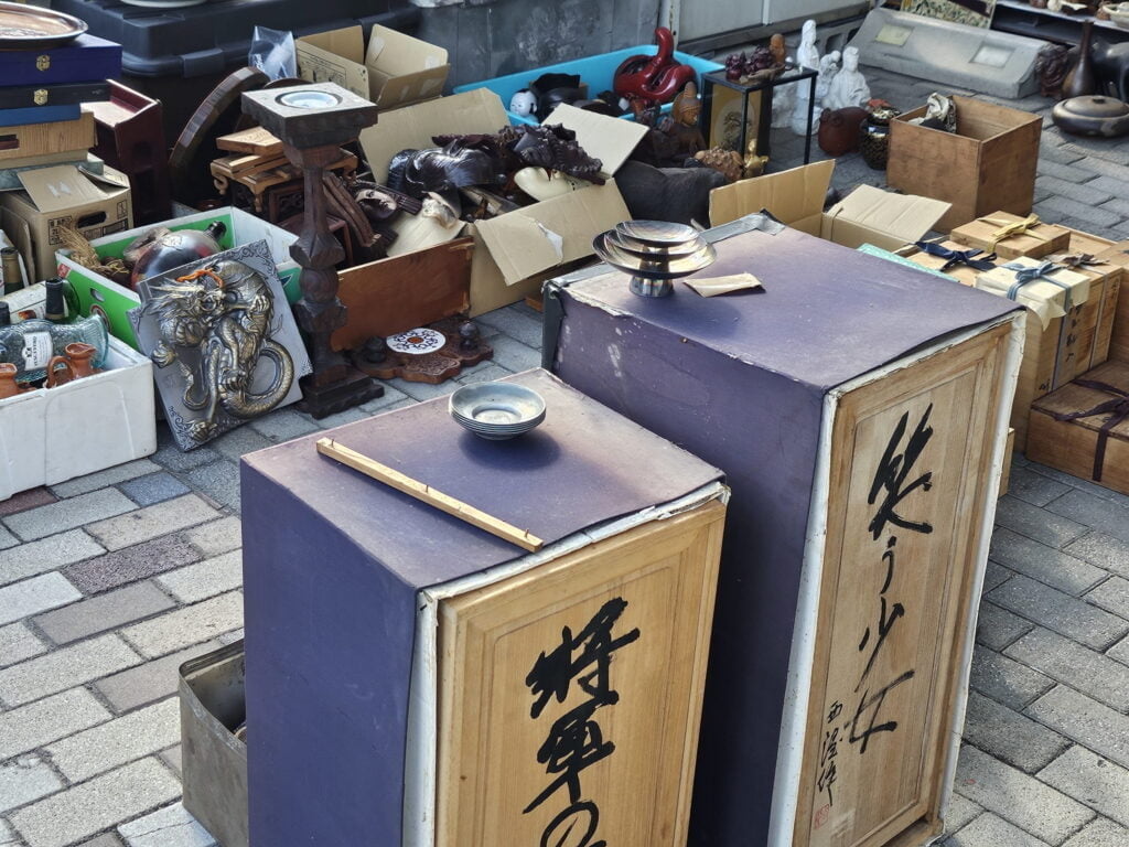 岡山市南区で骨董品を買取致しました