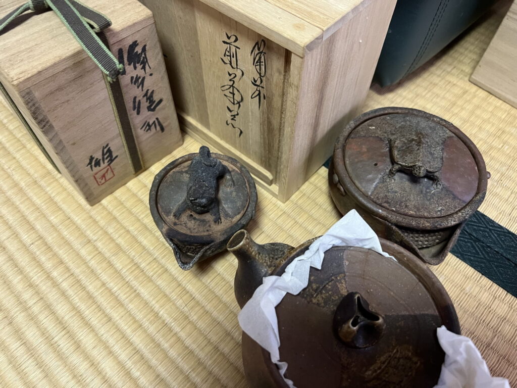 岡山県和気郡和気町で備前焼宝瓶を買取致しました