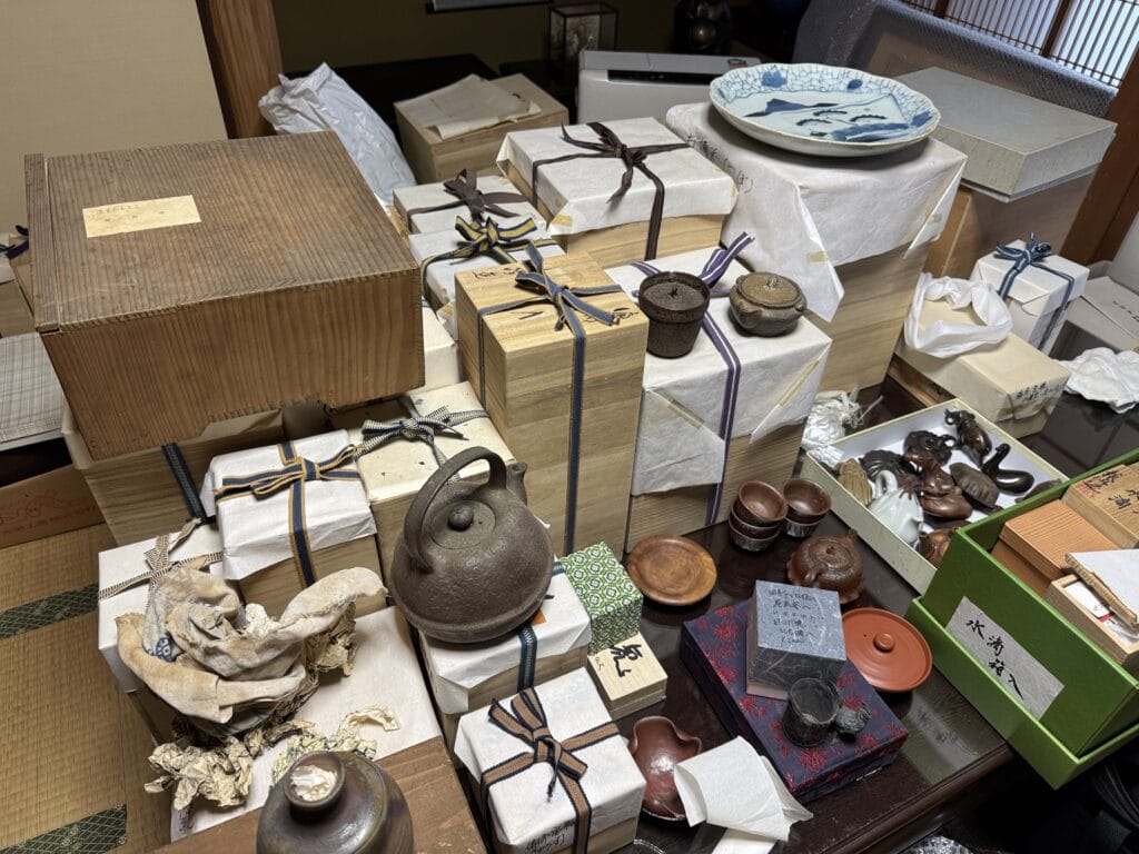 真庭市勝山で骨董品の買取
岡山県で骨董、備前焼の買取はお任せ下さい