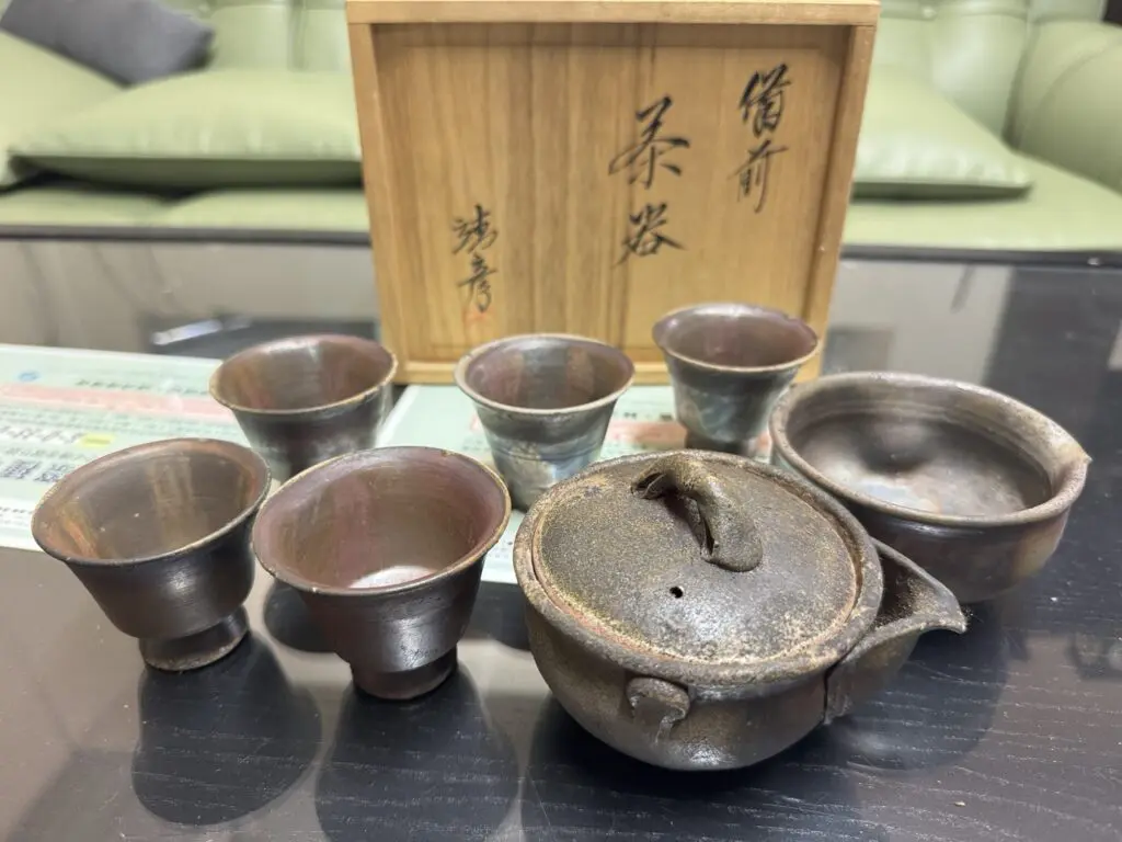 岡山市北区の方から備前焼・煎茶器をお持ち込みで査定買取致しました